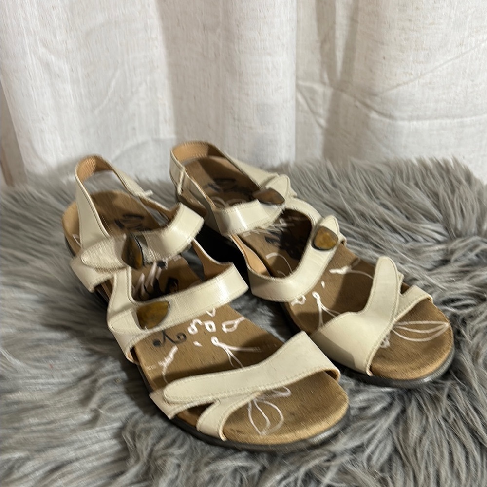Romika Cream Women's Sandals